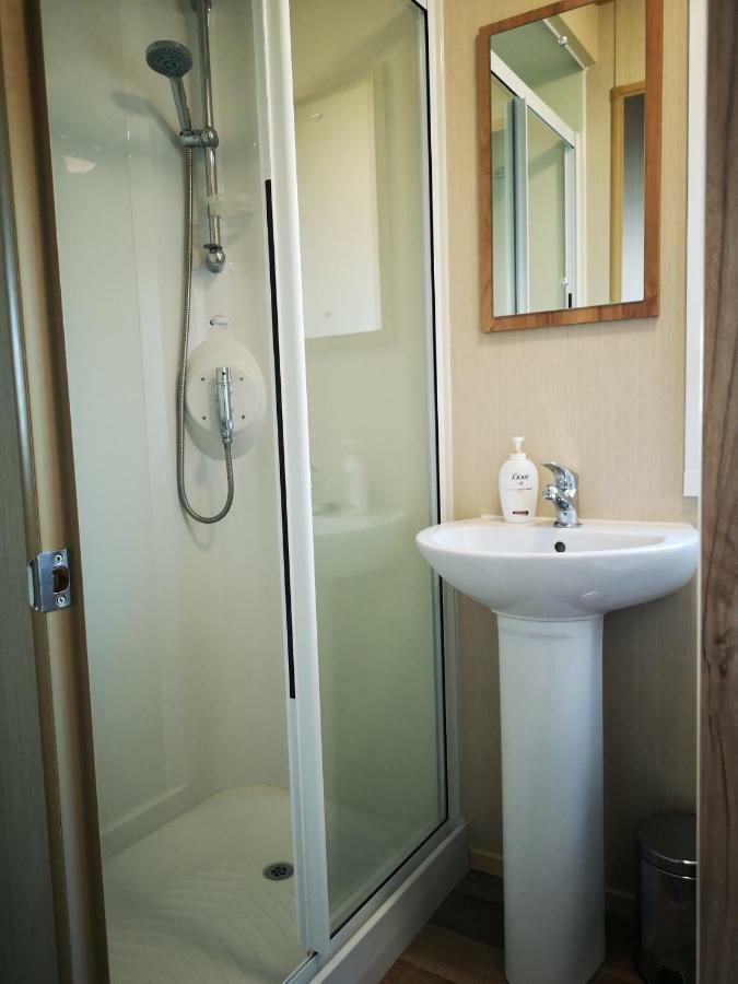 Pebble Bay Retreat Villa มิลฟอร์ดออนซี ภายนอก รูปภาพ